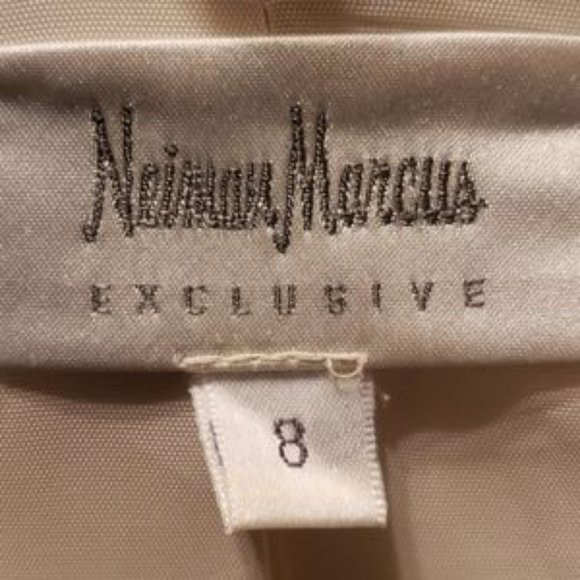 NEIMAN MARCUS EXCLUSIVE 2PC CRM SKIRT SUIT SZ 8 - Picture 2 of 8
